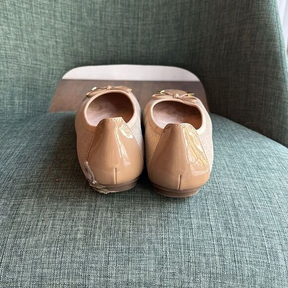 Vionic Women Minna neutral metallic ballet flat comfort shoe Beige Gold 7.5 READ - Picture 8 of 14